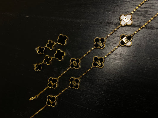 Clover love necklace black